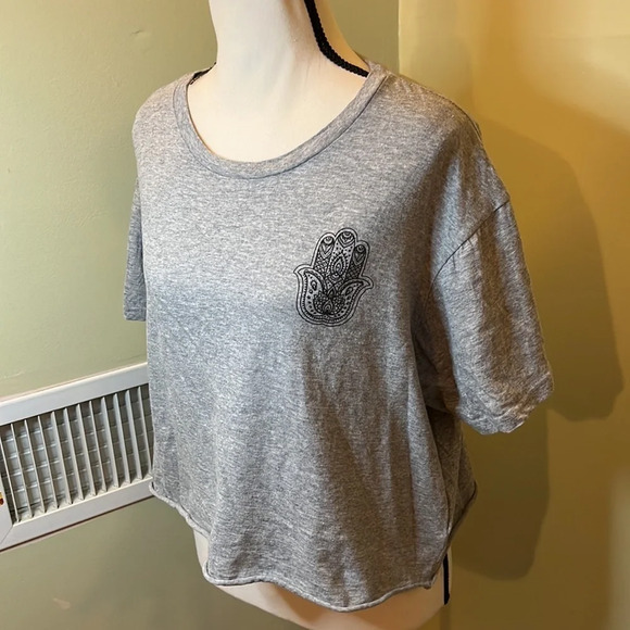 Miken cropped ‘do more of what makes you happy’ raw hem top - Picture 4 of 10